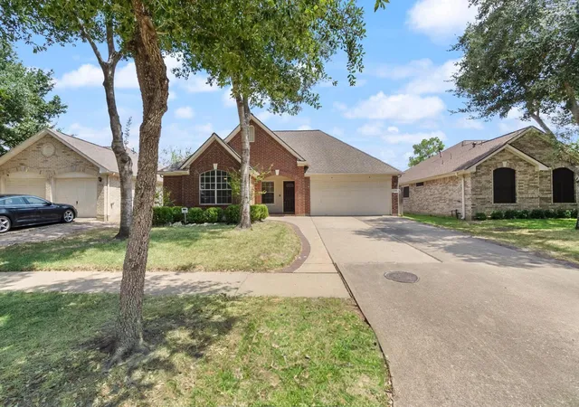 Photo 3 of Single family home for sale at 10638 Desert Springs Cir, Houston, TX 77095 | MLS# 59993559 | Listing updated on 2026-09-11