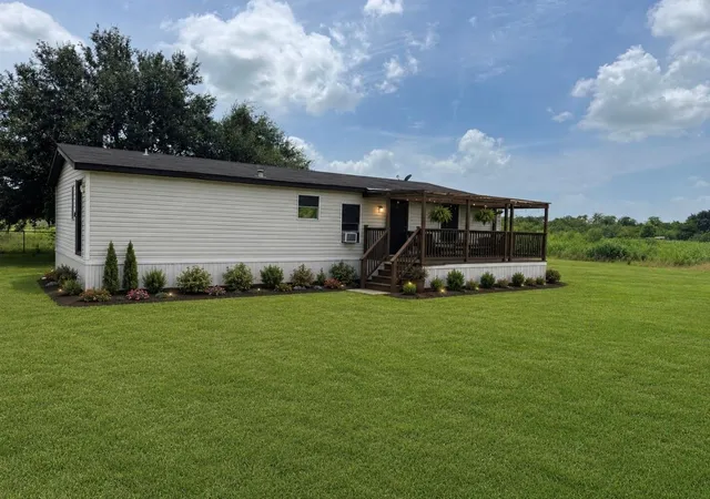 Photo 1 of Single family home for sale at 809 Campbell Rd, Eagle Lake, TX 77434 | MLS# 26160565 | Listing updated on 2026-09-02