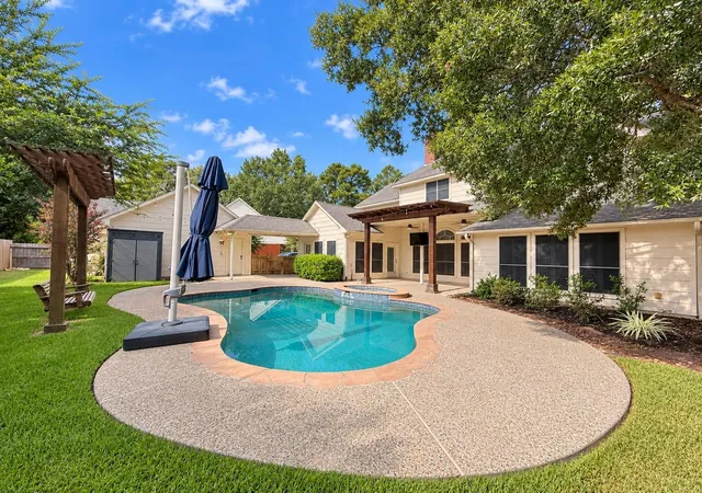 Photo 3 of Single family home for sale at 5814 Woodland Crk Dr, Kingwood, TX 77345 | MLS# 22611252 | Listing updated on 2026-09-19