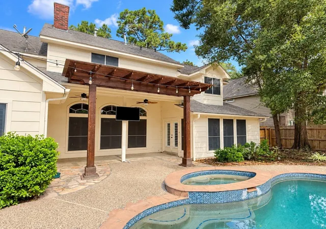 Photo 3 of Single family home for sale at 5814 Woodland Crk Dr, Kingwood, TX 77345 | MLS# 22611252 | Listing updated on 2026-09-19