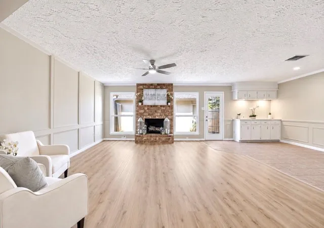 Photo 3 of Sale Pending at 26 Chapparal Ct, Missouri City, TX 77459 | MLS# 84334507 | Listing updated on 2026-09-25