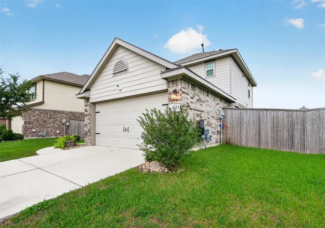 Photo 1 of Single family home for sale at 8623 River Crst Dr, Baytown, TX 77521 | MLS# 58298964 | Listing updated on 2026-10-21