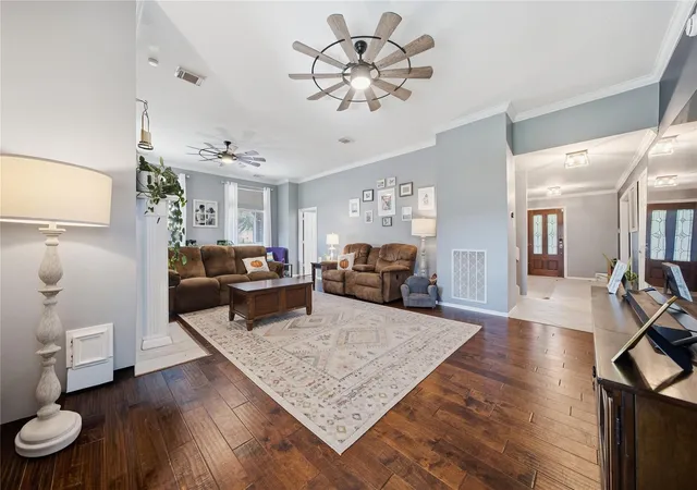 Photo 3 of Single family home for sale at 405 Regency Ct, Friendswood, TX 77546 | MLS# 84857741 | Listing updated on 2026-10-08