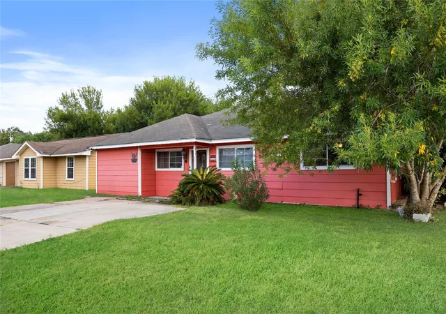 Photo 4 of Single family home for sale at 3217 Bond St, Pasadena, TX 77503 | MLS# 26771631 | Listing updated on 2026-09-04