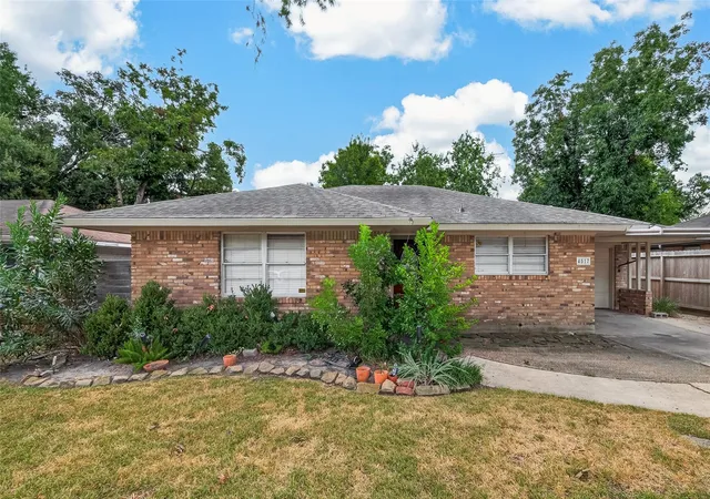 Photo 1 of Single family home for sale at 4517 Lido Ln, Houston, TX 77092 | MLS# 13723044 | Listing updated on 2026-09-24