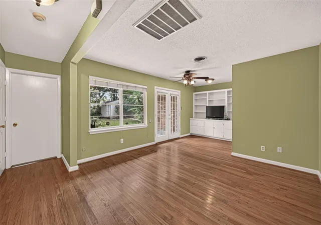 Photo 3 of Single family home for sale at 4517 Lido Ln, Houston, TX 77092 | MLS# 13723044 | Listing updated on 2026-09-24