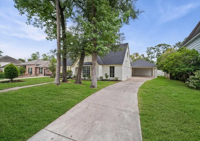Photo 3 of Single family home for sale at 1415 Anvil Dr, Houston, TX 77090 | MLS# 36497948 | Listing updated on 2026-09-12