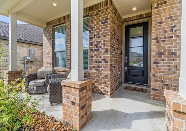 Photo 2 of Single family home for sale at 2909 Ballast Green Dr, La Marque, TX 77568 | MLS# 13902040 | Listing updated on 2026-09-12