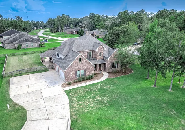 Photo 2 of Single family home for sale at 17607 Country Grv, Magnolia, TX 77355 | MLS# 10999745 | Listing updated on 2026-09-24