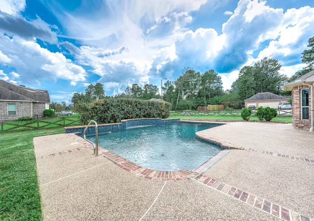 Photo 3 of Single family home for sale at 17607 Country Grv, Magnolia, TX 77355 | MLS# 10999745 | Listing updated on 2026-09-24
