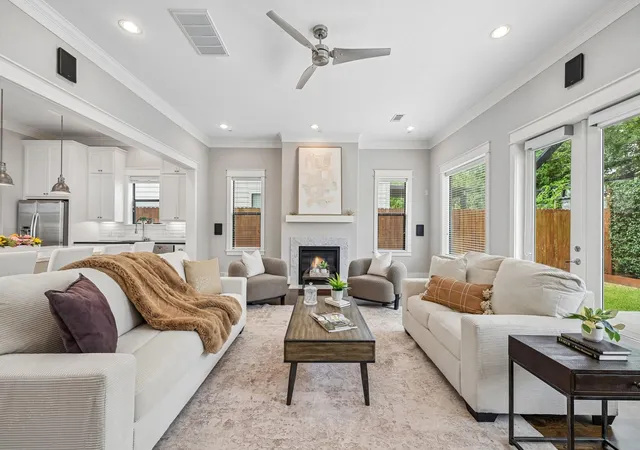 Photo 1 of Single family home for sale at 1505 Early Ln, Houston, TX 77055 | MLS# 77103647 | Listing updated on 2026-09-20