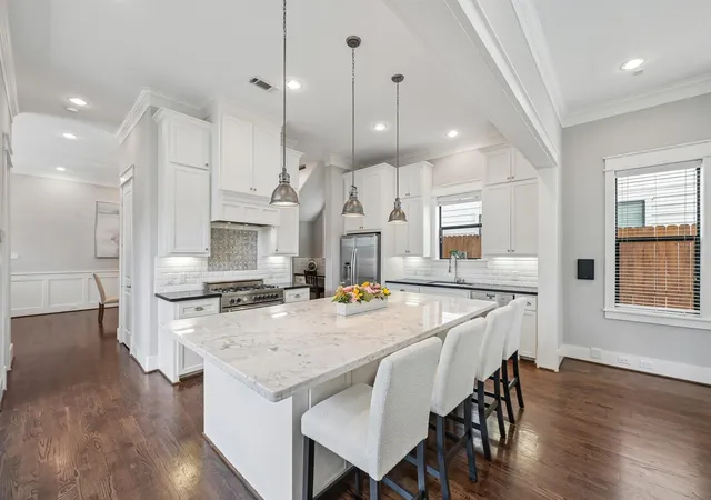 Photo 4 of Single family home for sale at 1505 Early Ln, Houston, TX 77055 | MLS# 77103647 | Listing updated on 2026-09-20