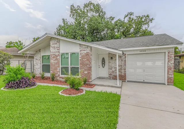 Photo 1 of Single family home for sale at 5003 Denoron Dr, Houston, TX 77048 | MLS# 63670420 | Listing updated on 2026-09-19