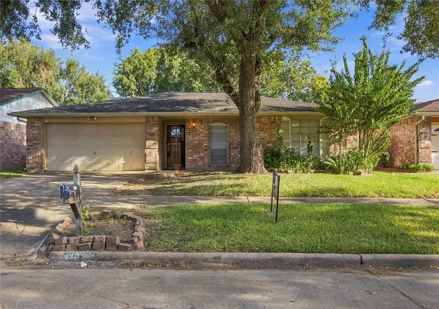 Photo 1 of Single family home for sale at 13826 Southline Rd, Sugar Land, TX 77498 | MLS# 15974532 | Listing updated on 2026-09-17