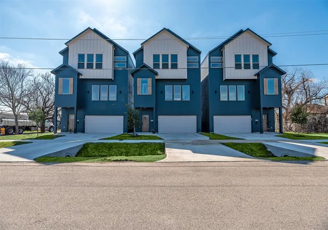Photo 1 of Sale Pending at 2318 Mills St, Houston, TX 77026 | MLS# 95374388 | Listing updated on 2026-09-16