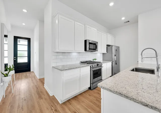 Photo 4 of Townhouse for sale at 4027 Balboa Dr, Rosharon, TX 77583 | MLS# 11901686 | Listing updated on 2026-09-01
