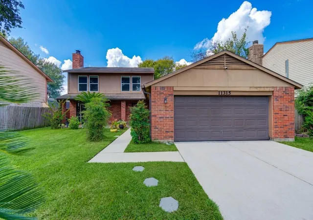 Photo 1 of Single family home for sale at 11315 Featherstar Ln, Houston, TX 77067 | MLS# 51947502 | Listing updated on 2026-10-03