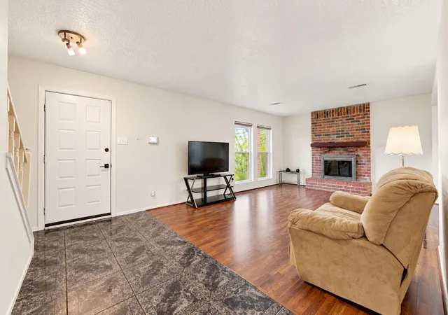 Photo 4 of Single family home for sale at 11315 Featherstar Ln, Houston, TX 77067 | MLS# 51947502 | Listing updated on 2026-10-03