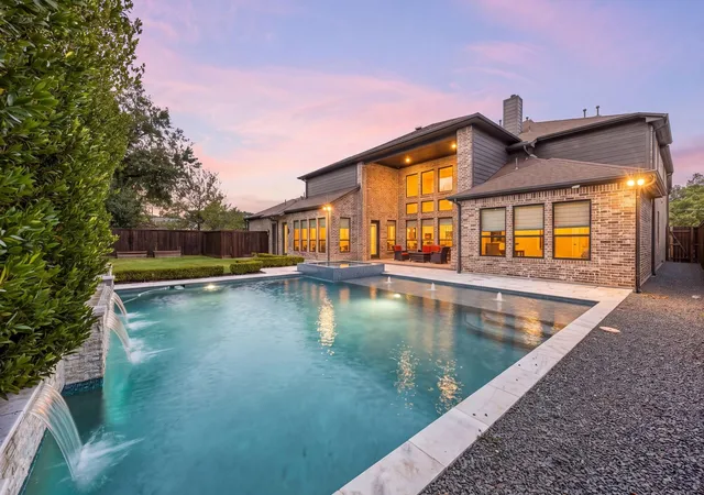 Photo 2 of Mansion for sale at 1513 Huge Oaks St, Houston, TX 77055 | MLS# 14439306 | Listing updated on 2026-09-13