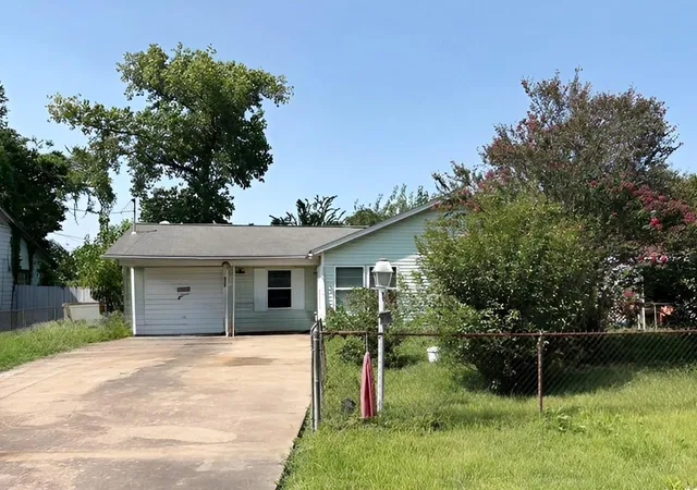 Photo 2 of Single family home for sale at 7543 Touchstone St, Houston, TX 77028 | MLS# 65776020 | Listing updated on 2026-09-09