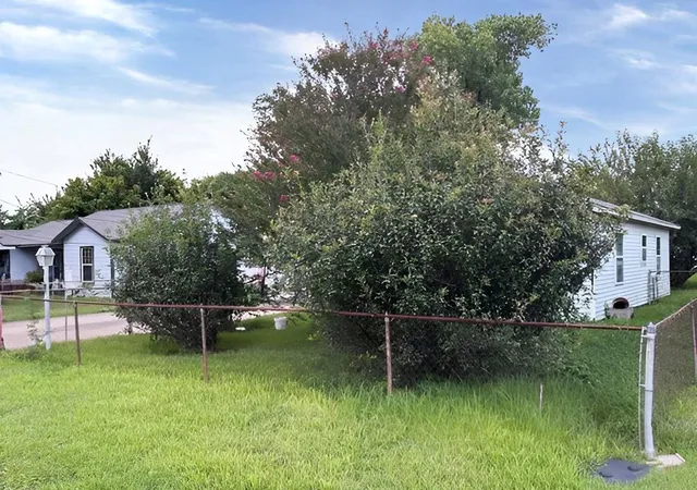 Photo 3 of Single family home for sale at 7543 Touchstone St, Houston, TX 77028 | MLS# 65776020 | Listing updated on 2026-09-09