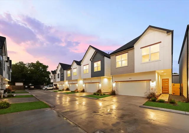 Photo 1 of Single family home for sale at 1832 W Tidwell Rd, Houston, TX 77091 | MLS# 43201972 | Listing updated on 2026-10-07