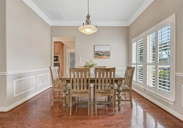 Photo 3 of Single family home for sale at 1813 Sandy Lake Dr, Friendswood, TX 77546 | MLS# 21184878 | Listing updated on 2026-09-20
