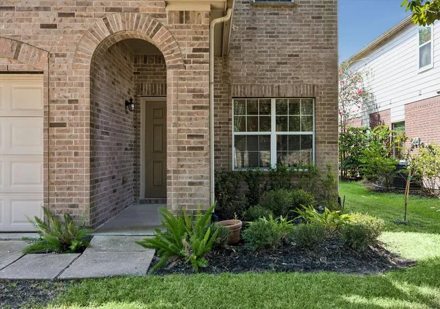 Photo 4 of Single family home for sale at 518 Honeysuckle Vine Dr, Rosenberg, TX 77469 | MLS# 88834167 | Listing updated on 2026-09-21
