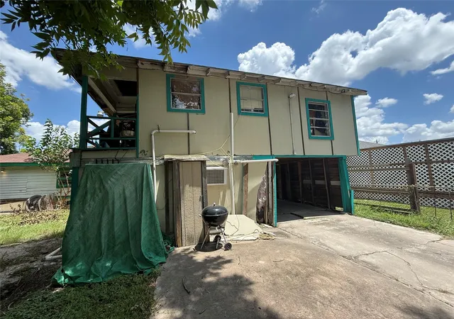 Photo 10 of Multi family home for sale at 4406 Cavalcade St, Houston, TX 77026 | MLS# 75175982 | Listing updated on 2026-09-17