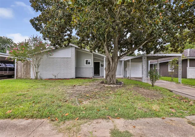 Photo 2 of Single family home for sale at 666 Elton St, Houston, TX 77034 | MLS# 13409904 | Listing updated on 2026-09-12