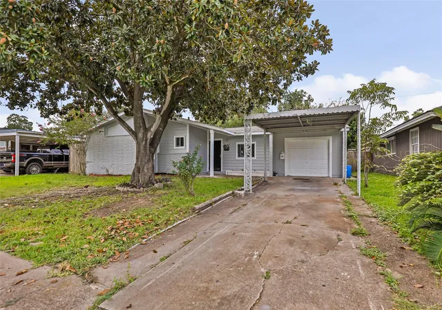 Photo 3 of Single family home for sale at 666 Elton St, Houston, TX 77034 | MLS# 13409904 | Listing updated on 2026-09-12