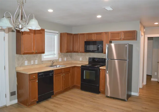 Photo 4 of Single family home for sale at 25321 Blf View Ct, Magnolia, TX 77355 | MLS# 25709886 | Listing updated on 2026-09-11