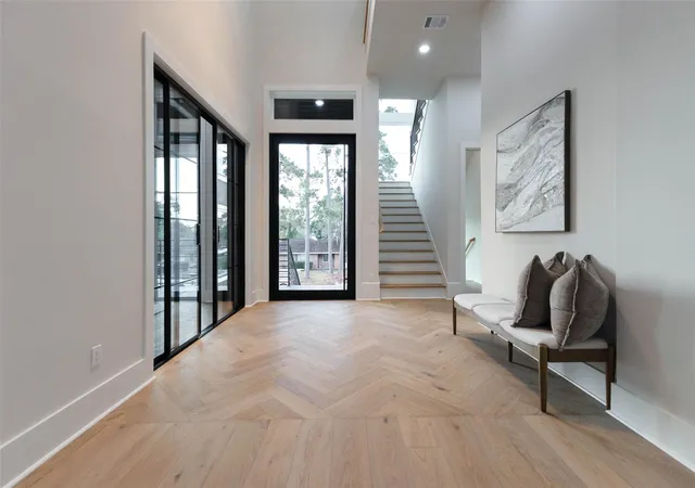 Photo 3 of Single family home for sale at 2014 Ebony Ln, Houston, TX 77018 | MLS# 87955015 | Listing updated on 2026-09-27