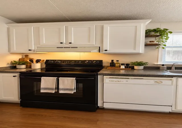 Photo 4 of Single family home for sale at 11003 Pine Desert Ln, Houston, TX 77088 | MLS# 77653341 | Listing updated on 2026-09-09