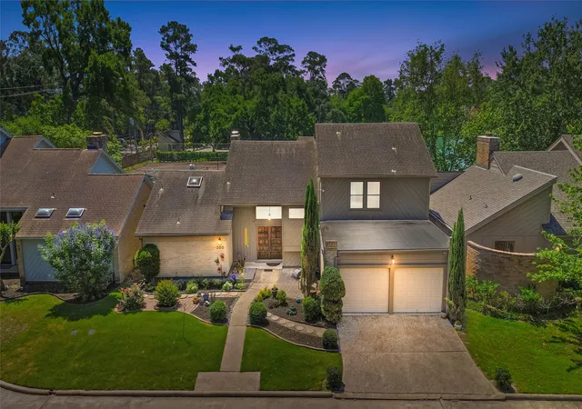 Photo 1 of Single family home for sale at 200 Old Brg Lake, Houston, TX 77069 | MLS# 14732871 | Listing updated on 2026-09-05