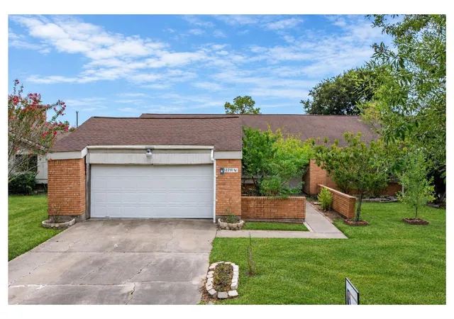 Photo 1 of Sale Pending at 12711 Villawood Ln, Houston, TX 77072 | MLS# 89944163 | Listing updated on 2026-09-20