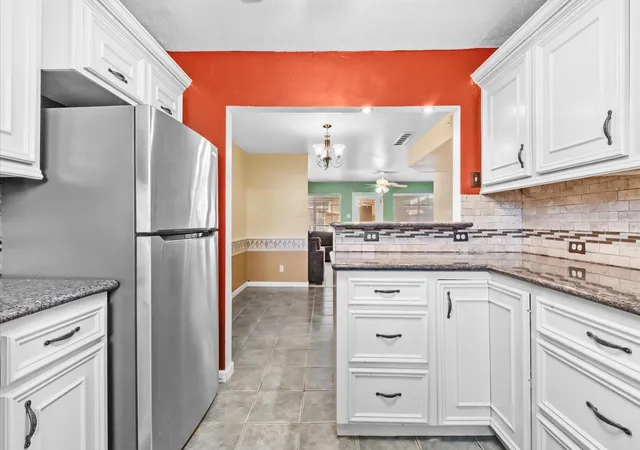 Photo 3 of Townhouse for sale at 1025 Willow Oaks Cir, Pasadena, TX 77506 | MLS# 40585643 | Listing updated on 2026-09-22