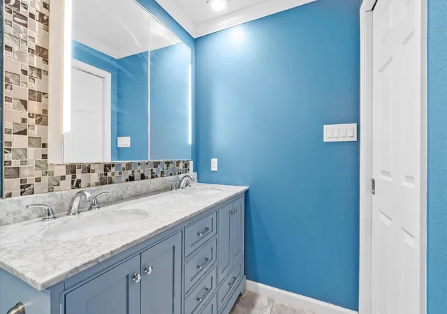 Photo 3 of Townhouse for sale at 1025 Willow Oaks Cir, Pasadena, TX 77506 | MLS# 40585643 | Listing updated on 2026-09-22