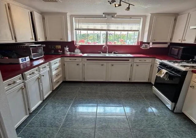 Photo 3 of Single family home for sale at 9718 Debbie Ln, Houston, TX 77038 | MLS# 62958654 | Listing updated on 2026-09-04