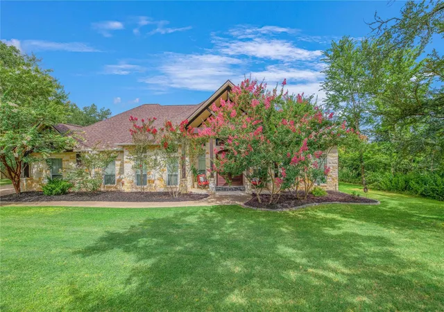 Photo 2 of Single family home for sale at 2007 Moses Crk Ct, College Station, TX 77845 | MLS# 11536016 | Listing updated on 2026-09-01
