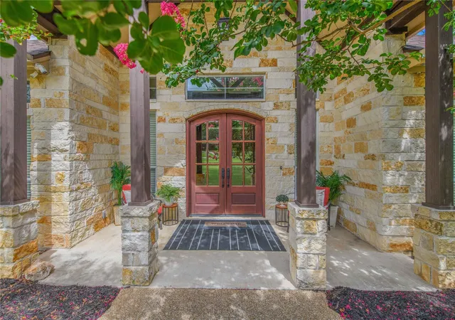 Photo 3 of Single family home for sale at 2007 Moses Crk Ct, College Station, TX 77845 | MLS# 11536016 | Listing updated on 2026-09-01