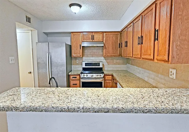Photo 4 of Condo for sale at 12212 Coppertree Ln #122, Houston, TX 77035 | MLS# 94510883 | Listing updated on 2026-09-16