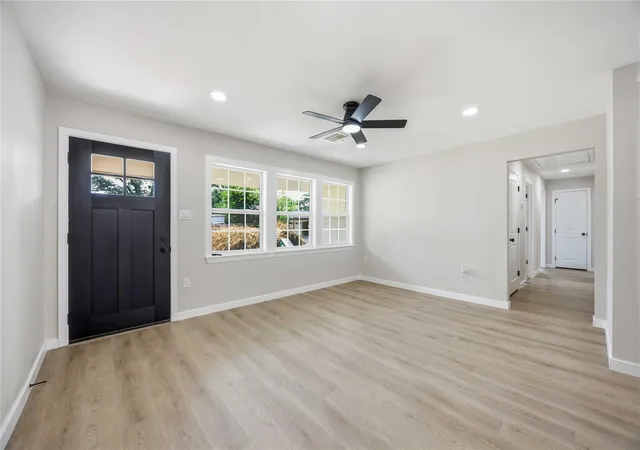 Photo 3 of Single family home for sale at 724 Oriole Ln, Pasadena, TX 77502 | MLS# 50345047 | Listing updated on 2026-09-12