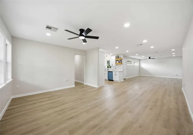 Photo 3 of Single family home for sale at 724 Oriole Ln, Pasadena, TX 77502 | MLS# 50345047 | Listing updated on 2026-09-12