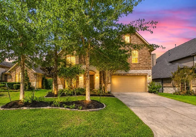 Photo 1 of Single family home for sale at 35 N Wheatleigh Dr, Tomball, TX 77375 | MLS# 21013357 | Listing updated on 2026-09-06