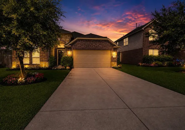 Photo 3 of Single family home for sale at 13806 Kodiak Brown Bear St, Crosby, TX 77532 | MLS# 29832189 | Listing updated on 2026-09-08
