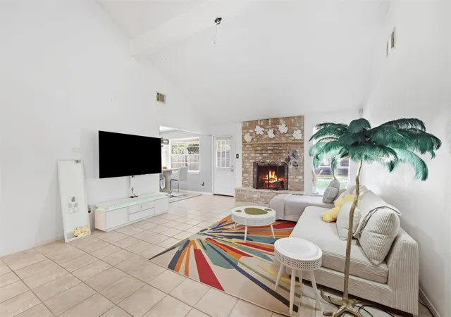 Photo 3 of Single family home for sale at 2010 River Village Dr, Kingwood, TX 77339 | MLS# 61708263 | Listing updated on 2026-10-03