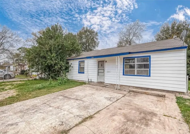 Photo 1 of Single family home for sale at 9302 Fairland Dr, Houston, TX 77051 | MLS# 54876699 | Listing updated on 2026-09-02