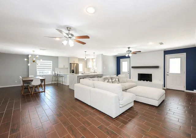 Photo 3 of Single family home for sale at 1802 Elmwood Ct, Sugar Land, TX 77498 | MLS# 96514047 | Listing updated on 2026-09-25