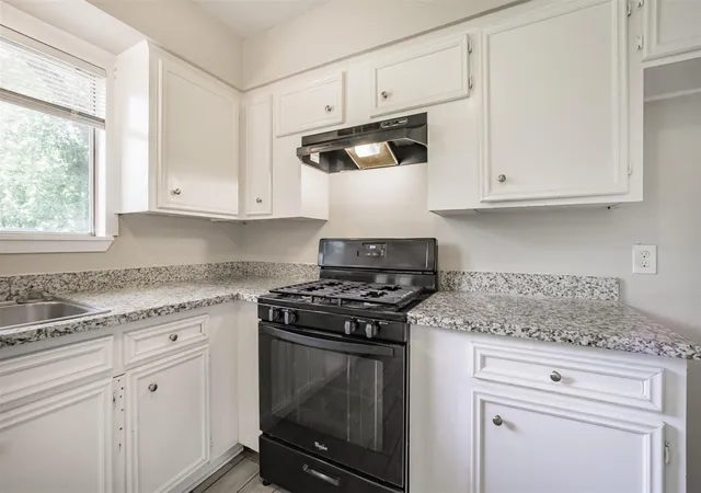 Photo 4 of Single family home for sale at 1306 Glencrest Dr, Pasadena, TX 77502 | MLS# 94804963 | Listing updated on 2026-09-16